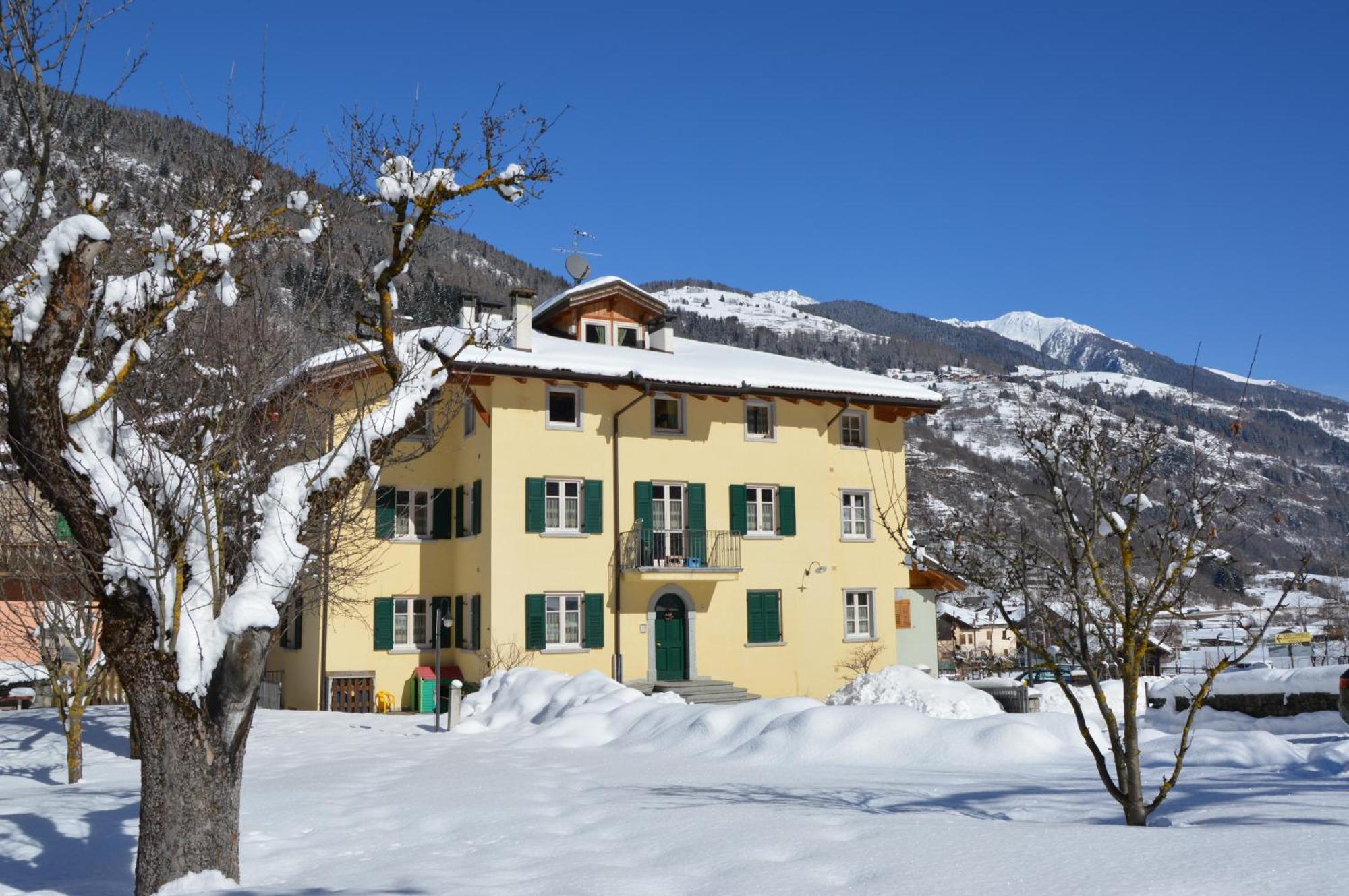 Casa Tomaselli Aparthotel Pellizzano Exterior photo