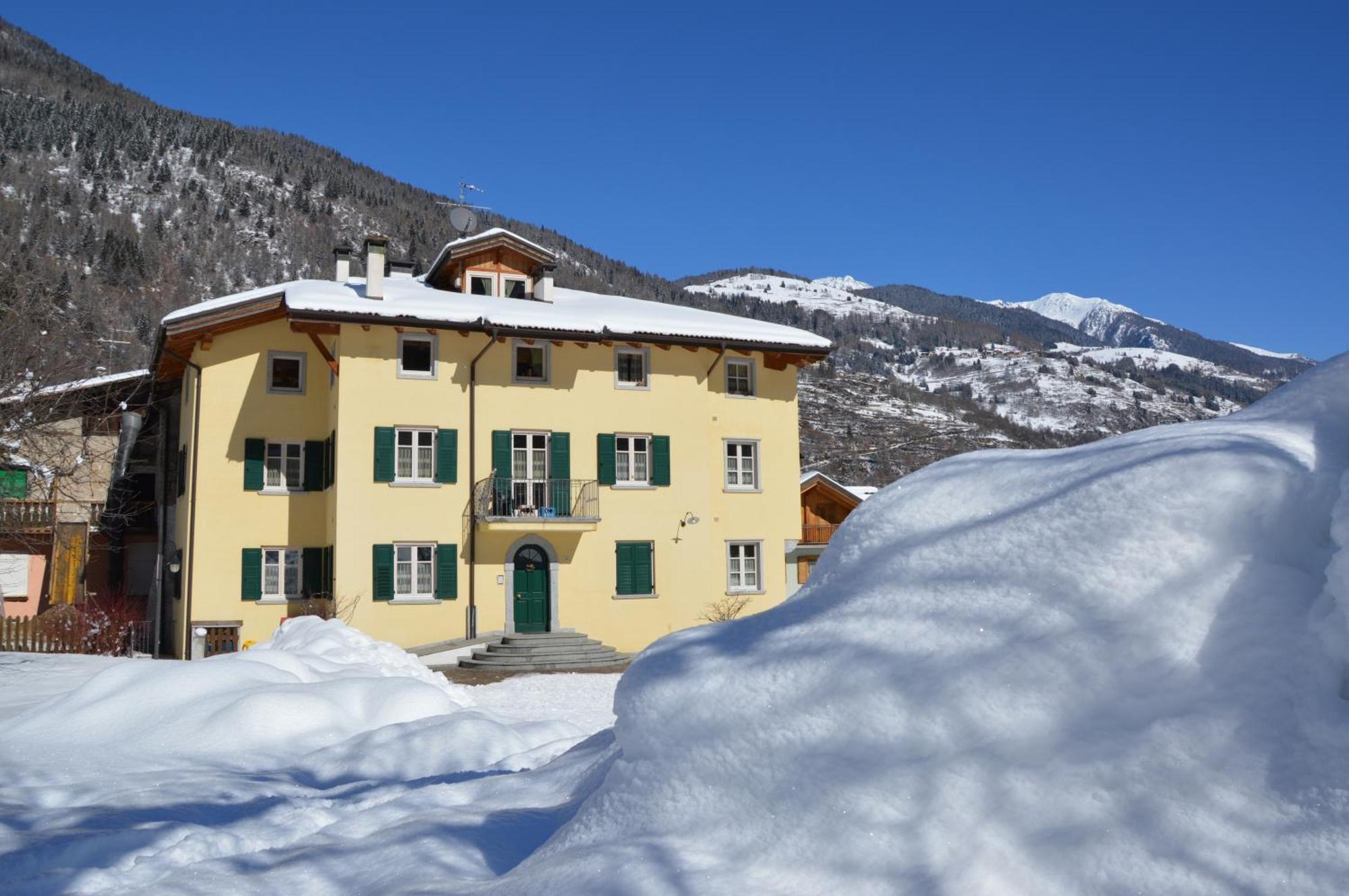 Casa Tomaselli Aparthotel Pellizzano Exterior photo